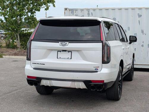 Crystal White Tricoat 2024 Cadillac Escalade V-Series