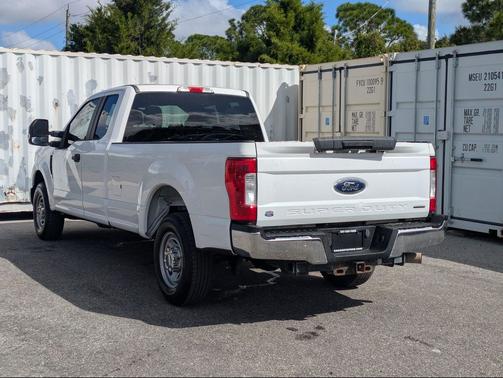 Oxford White 2017 Ford F-250 XL