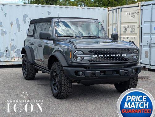 CARBONIZED GRAY METALLIC 2026 Ford Bronco Badlands