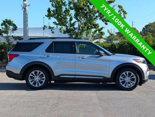 ICONIC SILVER METALLIC 2023 Ford Explorer XLT