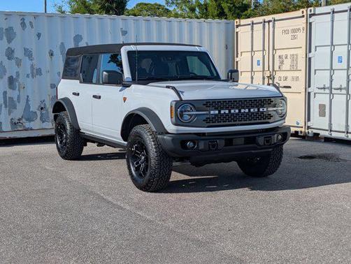 OXFORD WHITE 2026 Ford Bronco Badlands