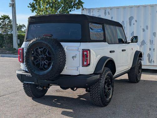 OXFORD WHITE 2026 Ford Bronco Badlands