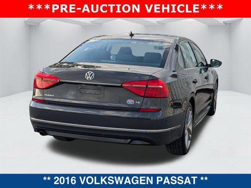 Platinum Gray Metallic 2016 Volkswagen Passat 1.8T R-Line