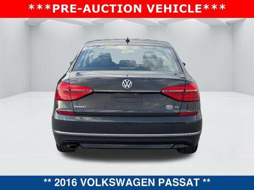 Platinum Gray Metallic 2016 Volkswagen Passat 1.8T R-Line