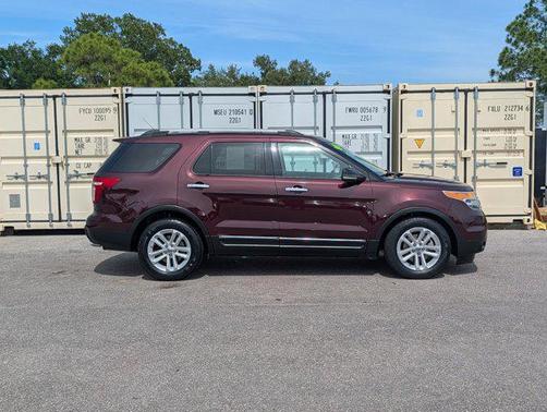 BORDEAUX RESERVE RED METALLIC 2011 Ford Explorer XLT