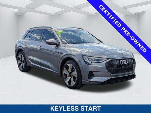 2022 Audi e-tron Premium Plus