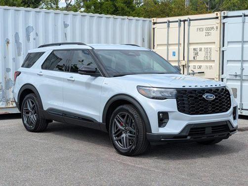 Space White Metallic 2026 Ford Explorer ST-Line