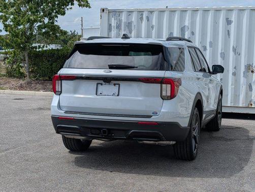 Space White Metallic 2026 Ford Explorer ST-Line