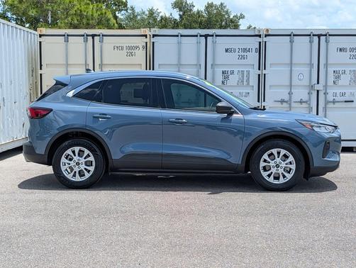 VAPOR BLUE METALLIC 2023 Ford Escape Active