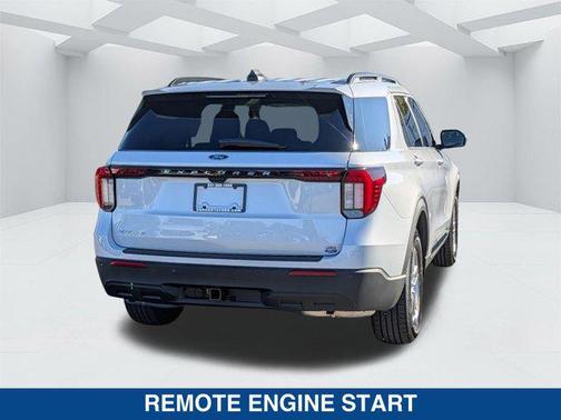 SPACE WHITE METALLIC 2026 Ford Explorer Active w/200A Pkg