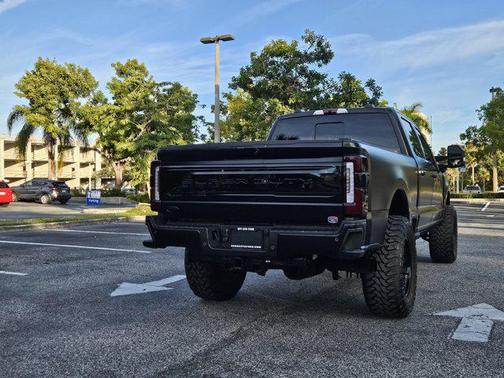 2025 Ford F-250 Platinum