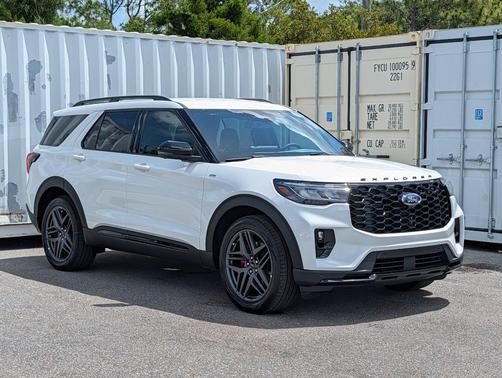 STAR WHITE MET TRI-COAT 2026 Ford Explorer ST-Line