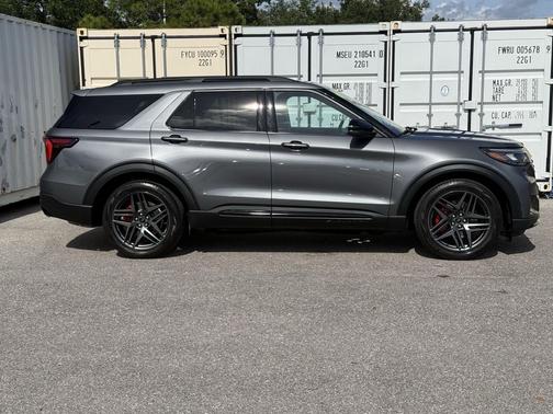 CARBONIZED GRAY METALLIC 2025 Ford Explorer ST