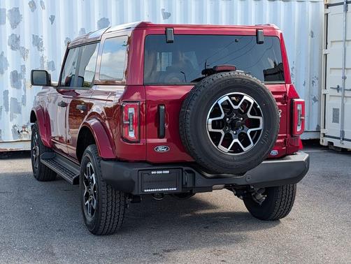RUBY RED MET TNTD CLEARCOAT 2026 Ford Bronco Outer Banks