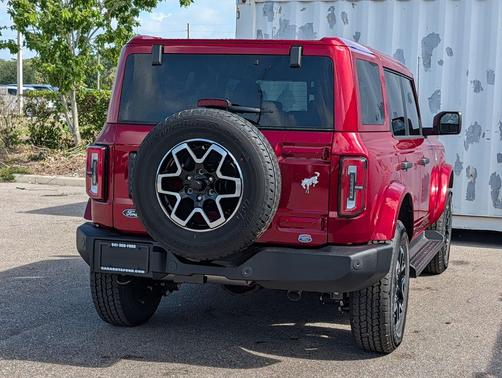 RUBY RED MET TNTD CLEARCOAT 2026 Ford Bronco Outer Banks