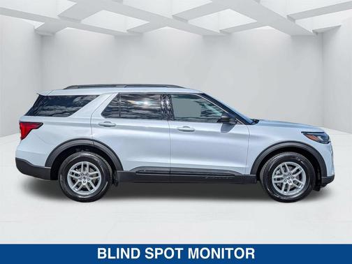 SPACE WHITE METALLIC 2026 Ford Explorer Active w/200A Pkg