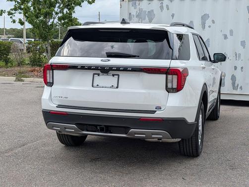 STAR WHITE MET TRI-COAT 2026 Ford Explorer Active