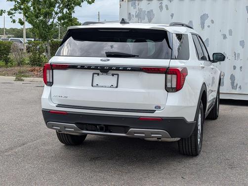 STAR WHITE MET TRI-COAT 2026 Ford Explorer Active