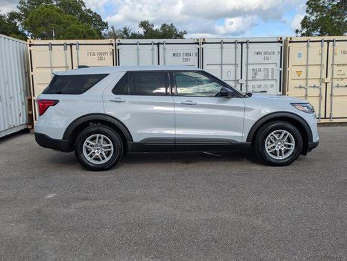 Space White Metallic 2026 Ford Explorer Active
