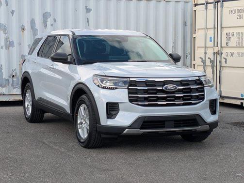 SPACE WHITE METALLIC 2026 Ford Explorer Active