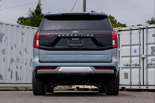 GLACIER GRAY MET TRI-COAT 2026 Ford Expedition Max Platinum