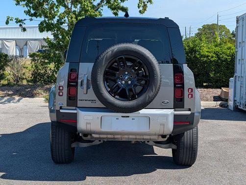 Carpathian Grey Premium Metallic 2021 Land Rover Defender 110 SE
