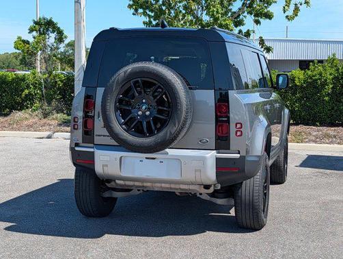Carpathian Grey Premium Metallic 2021 Land Rover Defender 110 SE