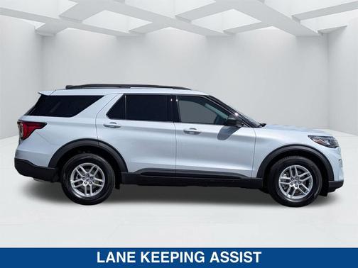 SPACE WHITE METALLIC 2026 Ford Explorer Active w/200A Pkg