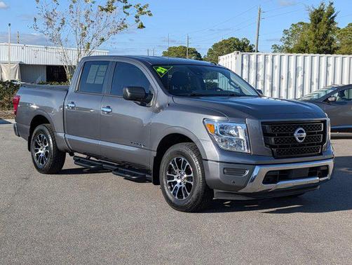 2021 Nissan Titan SV