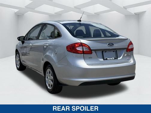 INGOT SILVER METALLIC 2013 Ford Fiesta SE