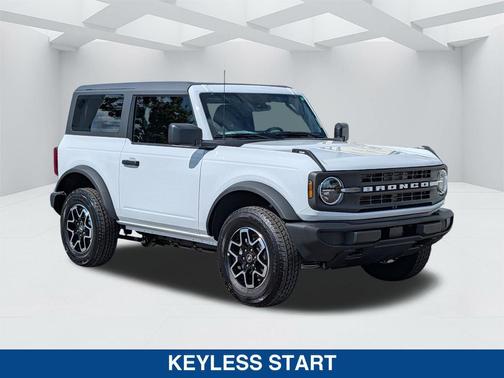 OXFORD WHITE 2026 Ford Bronco Base 2 Door 4x4