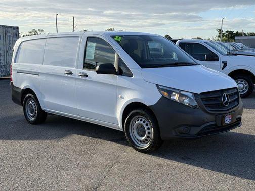 2020 Mercedes-Benz Metris Base