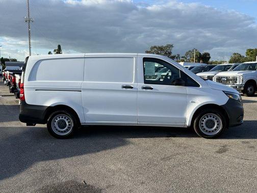 2020 Mercedes-Benz Metris Base