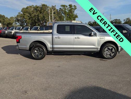 2023 Ford F-150 Lightning LARIAT