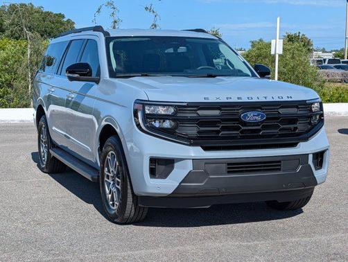 Glacier Gray Metallic Tri-Coat 2026 Ford Expedition Max Active 4x2