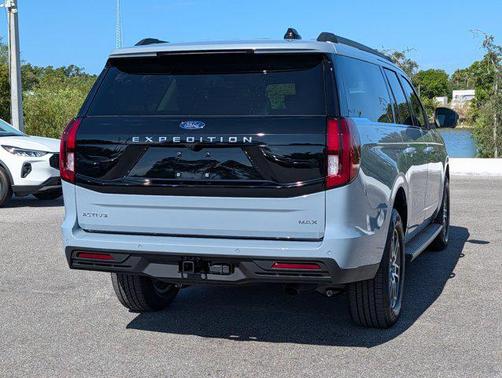 Glacier Gray Metallic Tri-Coat 2026 Ford Expedition Max Active 4x2