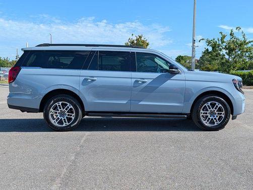 Glacier Gray Metallic Tri-Coat 2026 Ford Expedition Max Active 4x2