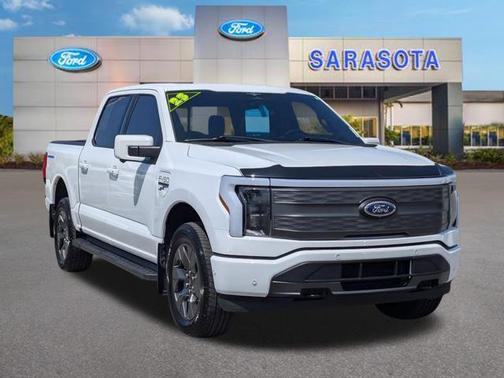 2023 Ford F-150 Lightning LARIAT