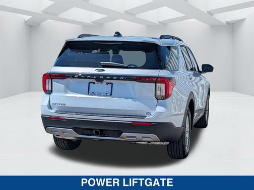 Space White Metallic 2026 Ford Explorer Active