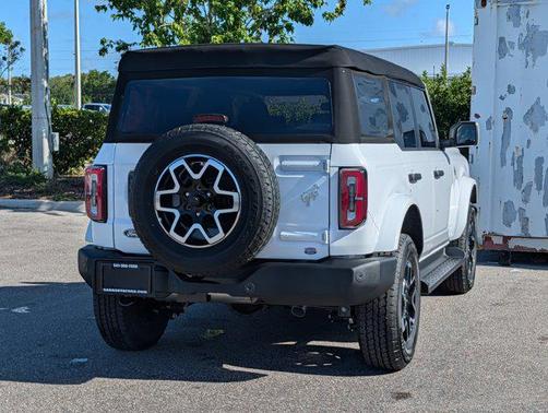 OXFORD WHITE 2026 Ford Bronco Outer Banks