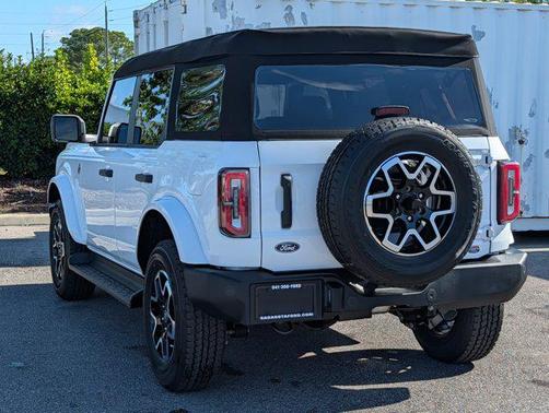 OXFORD WHITE 2026 Ford Bronco Outer Banks