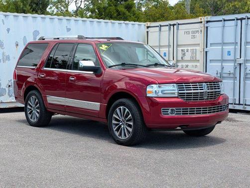 RUBY RED TINTED CLEAR METALLIC 2014 Lincoln Navigator Base