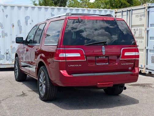 RUBY RED TINTED CLEAR METALLIC 2014 Lincoln Navigator Base