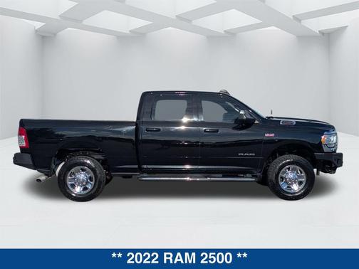 Diamond Black Crystal Pearlcoat 2022 RAM 2500 Big Horn Crew Cab 4x4 6'4' Box