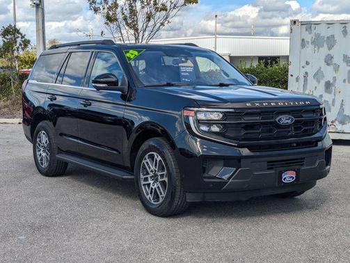 2025 Ford Expedition Active