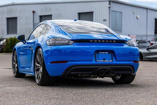 2022 Porsche 718 Cayman T