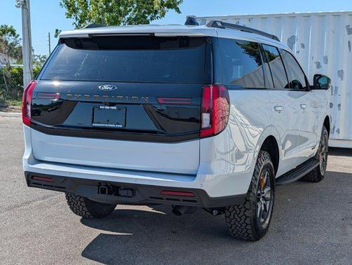 SPACE SILVER METALLIC 2026 Ford Expedition Tremor