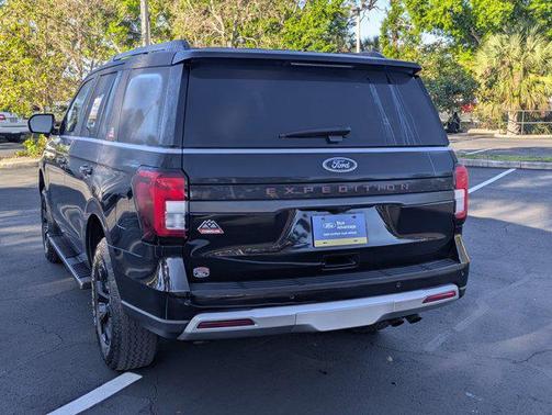 AGATE BLACK METALLIC 2024 Ford Expedition Timberline