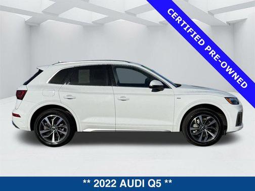 2022 Audi Q5 45 S line Premium Plus