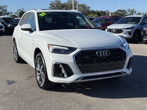 2022 Audi Q5 45 S line Premium Plus